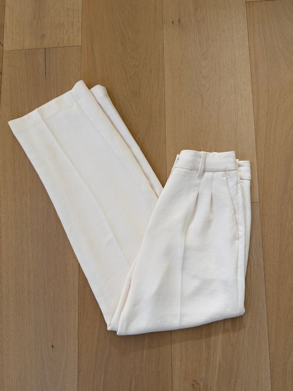 Aritzia Effortless Pants
